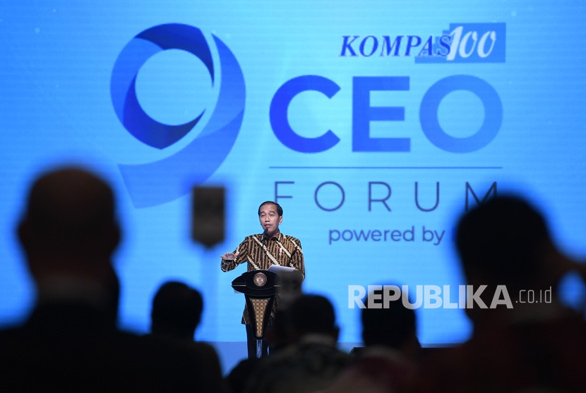 Presiden Joko Widodo menyampaikan sambutan pada Pembukaan Kompas100 CEO Forum Tahun 2018 di Jakarta, Selasa (27/11/2018).