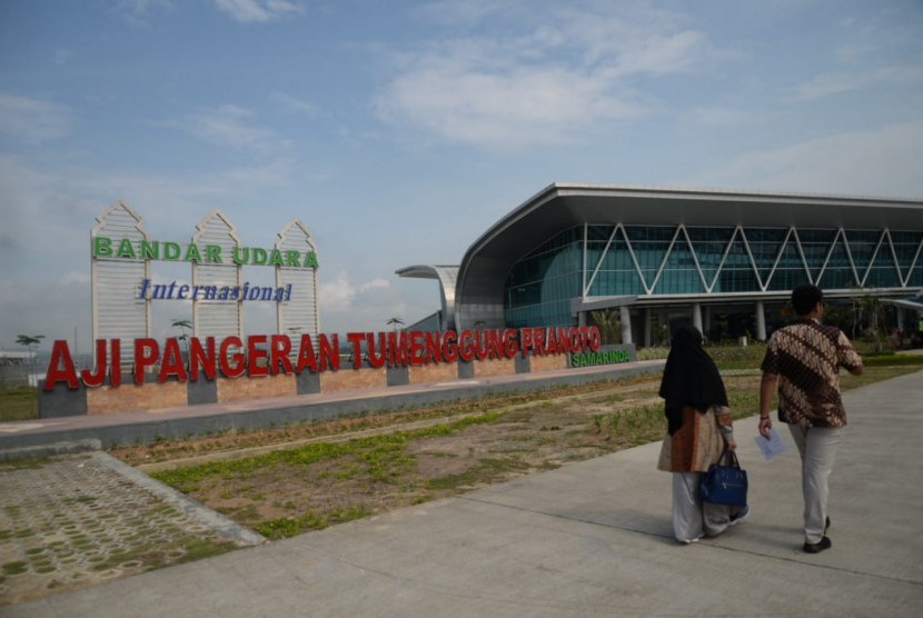 Bandara Aji Pangeran Tumenggung (APT) Pranoto Samarinda telah membuka pelayanan penerbangan perintis bersubsidi dari Samarinda ke beberapa kabupaten di Kalimantan Timur (Kaltim).
