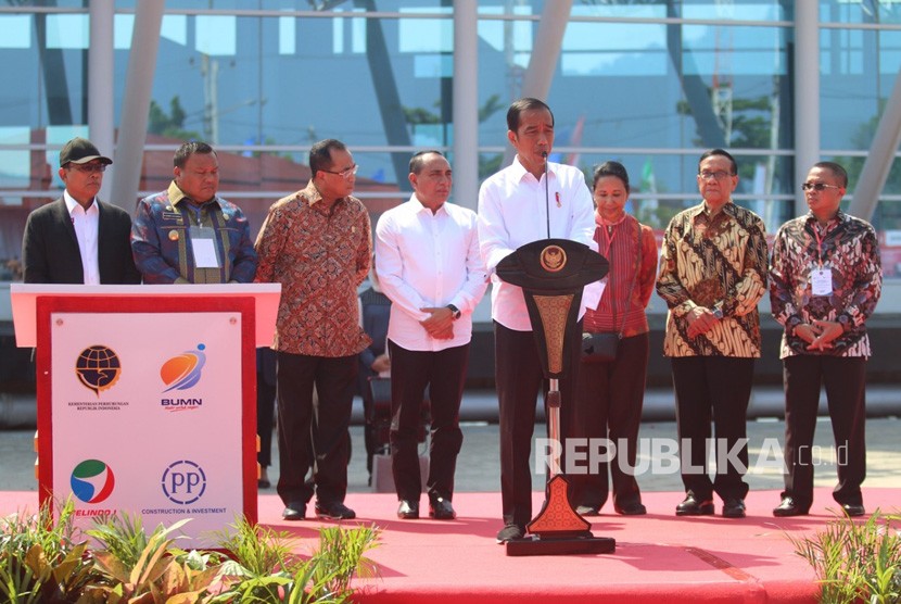 Presiden Joko Widodo meresmikan pengembangan Pelabuhan Sibolga, Sumatera Utara yang dikelola PT Pelabuhan Indonesia I (Persero) atau Pelindo 1 pada Ahad, (17/3/2019). 