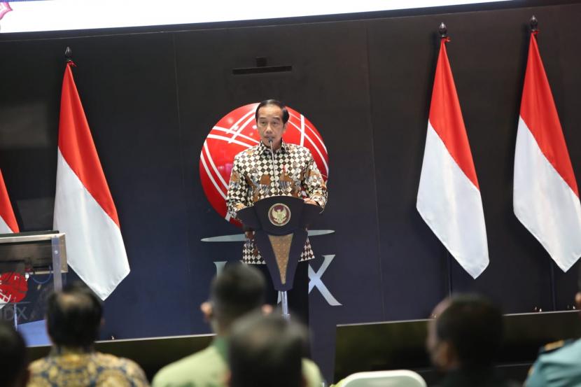 Presiden Joko Widodo resmi membuka perdagangan Bursa Efek Indonesia (BEI) tahum 2022