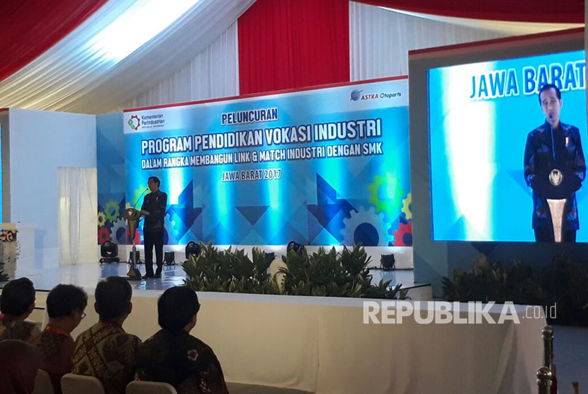 Presiden Joko Widodo secara resmi meluncurkan program pendidikan vokasi di Provinsi Jawa Barat, Jumat (28/7).