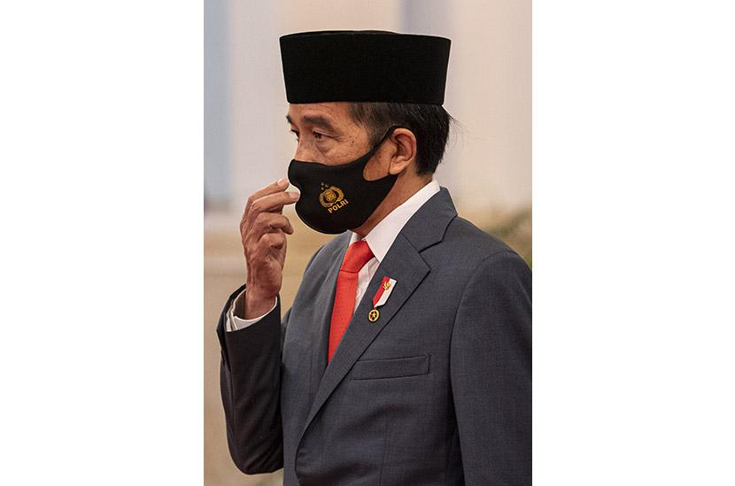Presiden Joko Widodo selaku inspektur upacara tiba dalam Peringatan Ke-74 Hari Bhayangkara Tahun 2020 di Istana Negara, Jakarta, Rabu (1/7).
