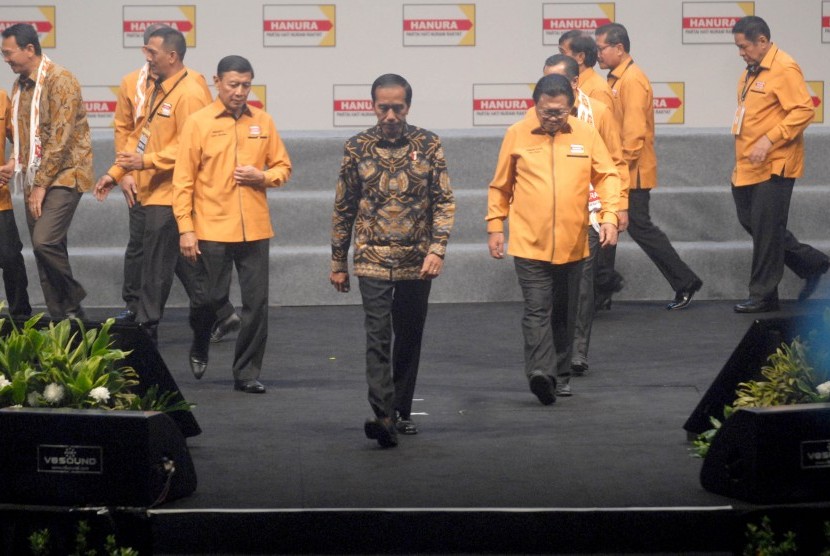 President Joko Widodo (batik shirt) attended in the inauguration of Hanura Party officials in Bogor on Wednesday (Feb 22).