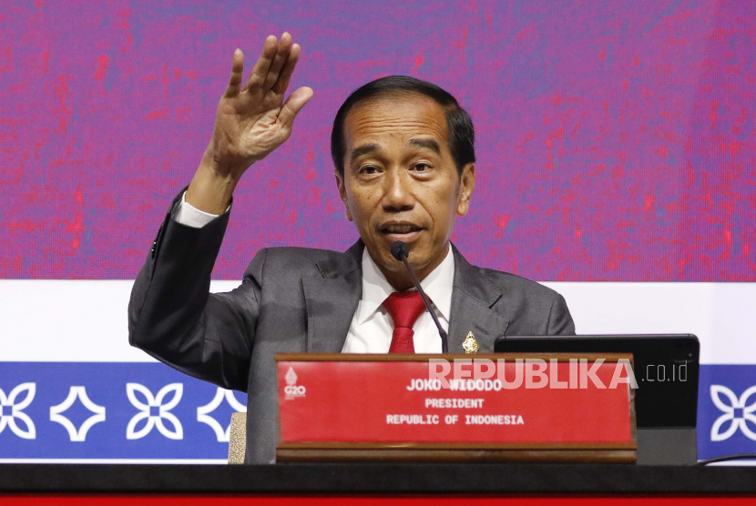  Presiden Joko Widodo (Jokowi) akan menghadiri Konferensi Tingkat Tinggi (KTT) Kerja Sama Ekonomi Asia Pasifik (APEC) 2022 di Bangkok, Thailand. Di KTT APEC, Indonesia akan fokus untuk mendorong pemulihan ekonomi yang inklusif dan berkelanjutan.