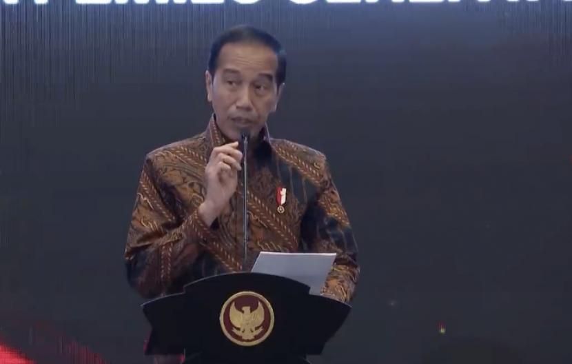 Presiden Joko Widodo (Jokowi) turut memberikan perhatiannya terhadap sebuah video yang viral yang menunjukan seorang ibu tengah memberikan kopi susu kepada bayinya. (ilustrasi).