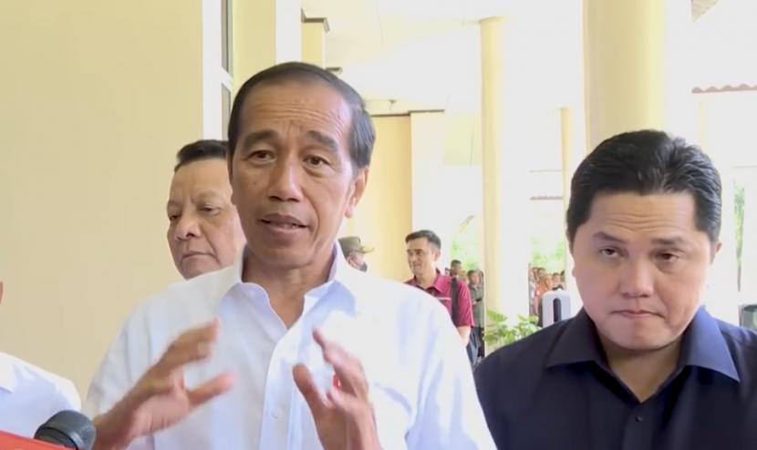 Presiden Joko Widodo dan Menteri BUMN sekaligus Ketua PSSI Erick Thohir. Jokowi yakin Erick Thohir mampu membagi waktu bagi BUMN dan PSSI