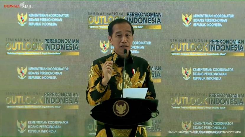Presiden Joko Widodo. Presiden Joko Widodo (Jokowi) memastikan, penyaluran Bantuan Langsung Tunai (BLT) El Nino kepada masyarakat berjalan baik.