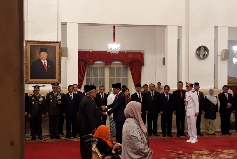 Presiden Jokowi Beri Gelar Empat Pahlawan Nasional 