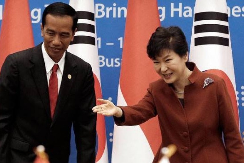 Presiden Jokowi bersama Presiden Park Geun-Hye.