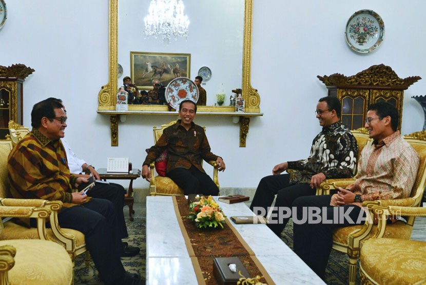 Presiden Jokowi bertemu dengan Gubernur DKI Anies Baswedan dan Wagub Sandiaga Uno.