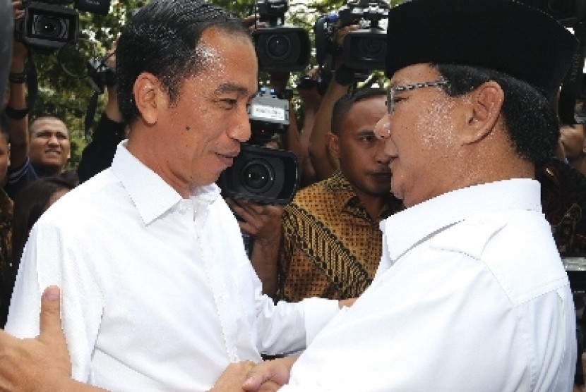 Joko Widodo and Prabowo Subianto (right).