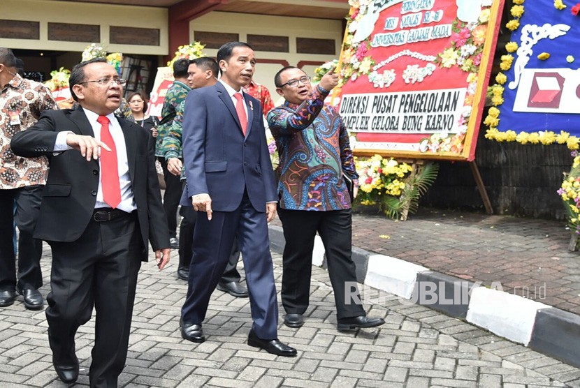 Presiden Joko Widodo (Jokowi) menghadiri Dies Natalis UGM, Selasa (19/12). 