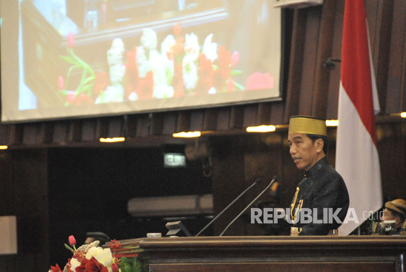 Presiden Jokowi menyampaikan Pidato Kenegaraan dalam Sidang Tahunan MPR di Gedung Kura Kura Parlemen, Senayan, Rabu (15/8).