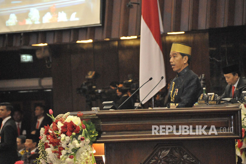 Presiden Jokowi menyampaikan Pidato Kenegaraan dalam Sidang Tahunan MPR di Gedung Kura Kura Parlemen, Senayan, Rabu (15/8)