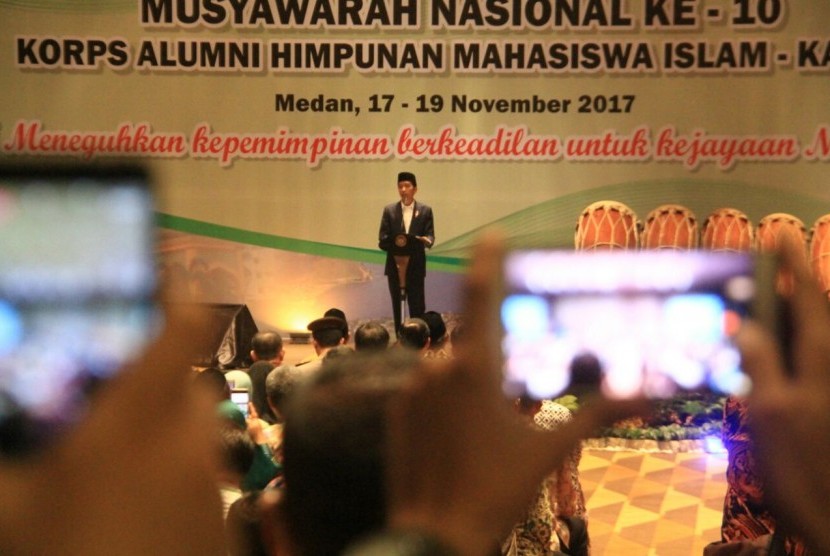 Presiden Jokowi saat membuka Munas Ke-10 KAHMI di Medan, Jumat (17/11). 