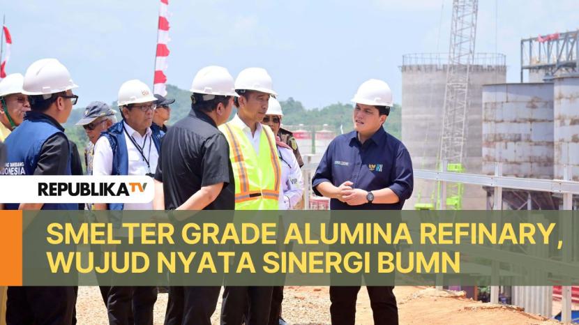 Presiden Jokowi saat meninjau Smelter Grade Alumina Refinery (SGAR) di Kabupaten Mempawah, Kalimantan Barat.