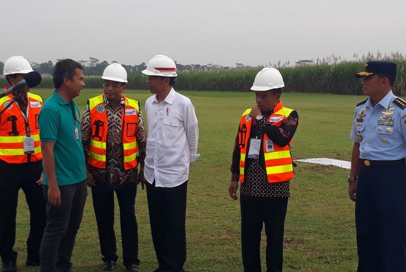 Presiden Jokowi saat peresmian bandara Purbalingga.