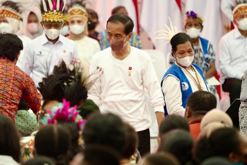 Presiden Jokowi Serahkan NIB Bagi Nasabah PNM Jayapura