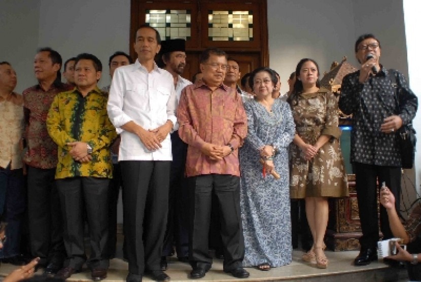 Presiden Jokowi, Wapres JK, dan Ketua Umum PDIP Megawati Soekarnoputri.