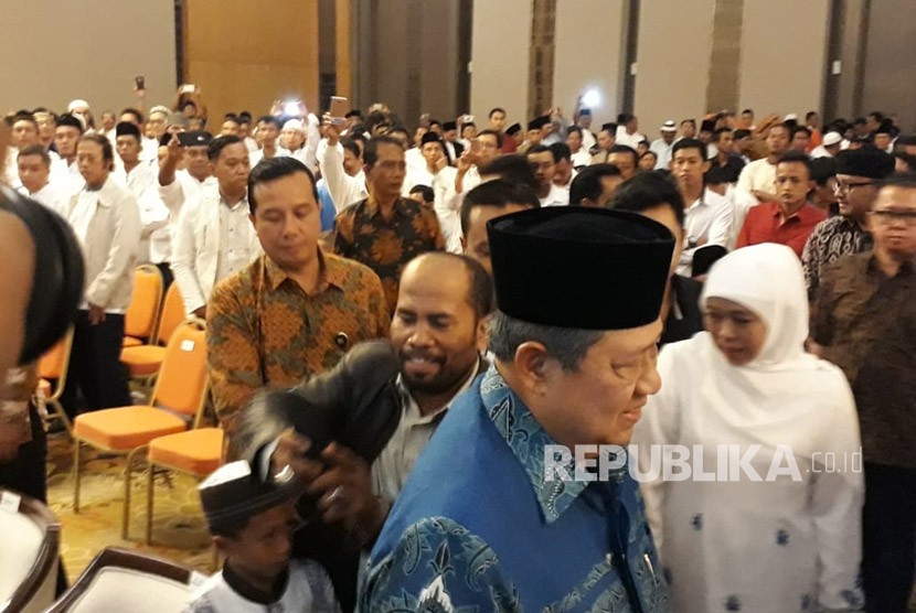 Presiden keenam Indonesia, Susilo Bambang Yudhoyono (SBY) baru saja menyelesaikan kunjungannya bersama alim ulama Jawa Timur di Hotel Harris Malang, Selasa (19/6).