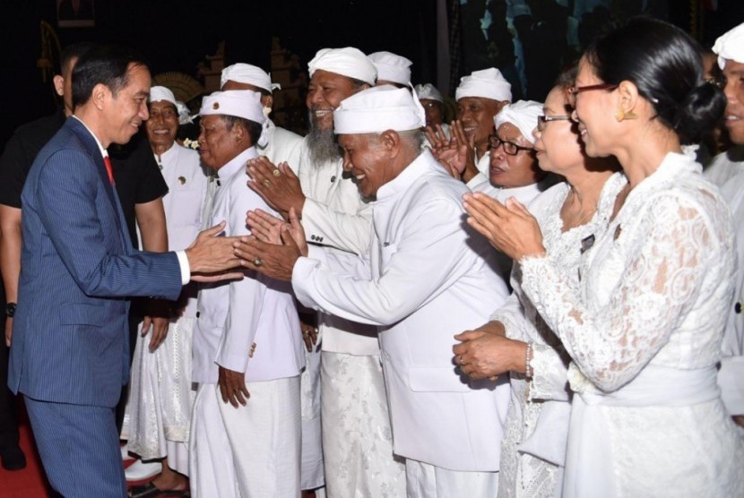 Presiden menghadiri acara Dharma Santi Nasional Perayaan Hari Raya Nyepi Tahun Baru Saka 1940. Perayaan ini dihelat di GOR Ahmad Yani, Mabes TNI Cilangkap, Jakarta Timur.