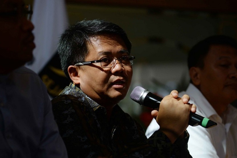 Presiden Partai Keadilan Sejahtera (PKS) Muhammad Sohibul Iman memberikan keterangan kepada wartawan di kantor pusat DPP PKS, Jakarta, Selasa (11/8).