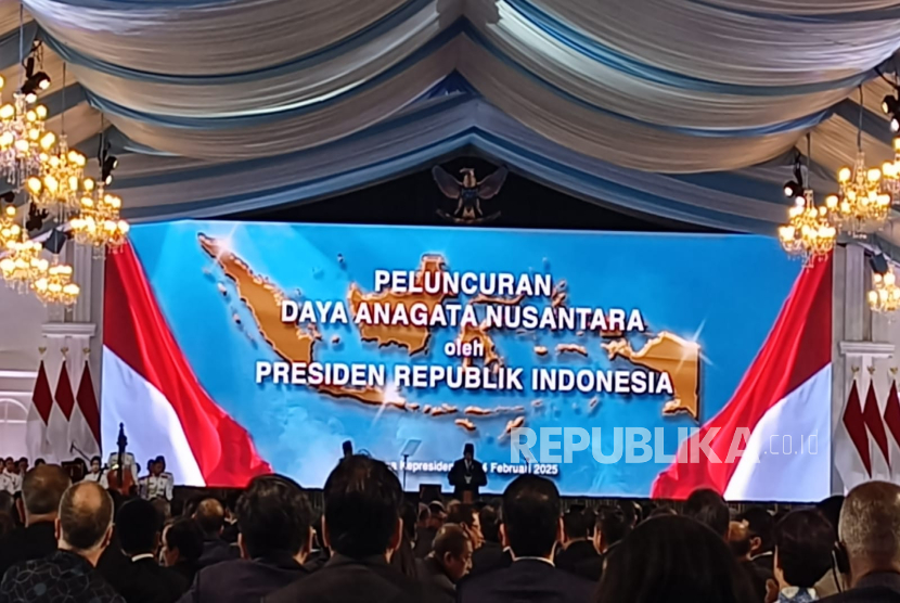 Presiden Prabowo Subianto berpidato dalam peresmian BPI Danantara di Kompleks Istana Kepresidenan Jakarta, Senin (24/2/2025).