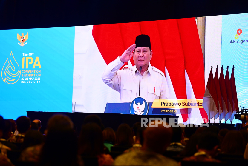 Presiden Prabowo Subianto berpidato di Konvensi dan Pameran ke-49 Indonesian Petroleum Association (IPA) di ICE BSD, Kabupaten Tangerang, Banten, Selasa (21/5/2025).