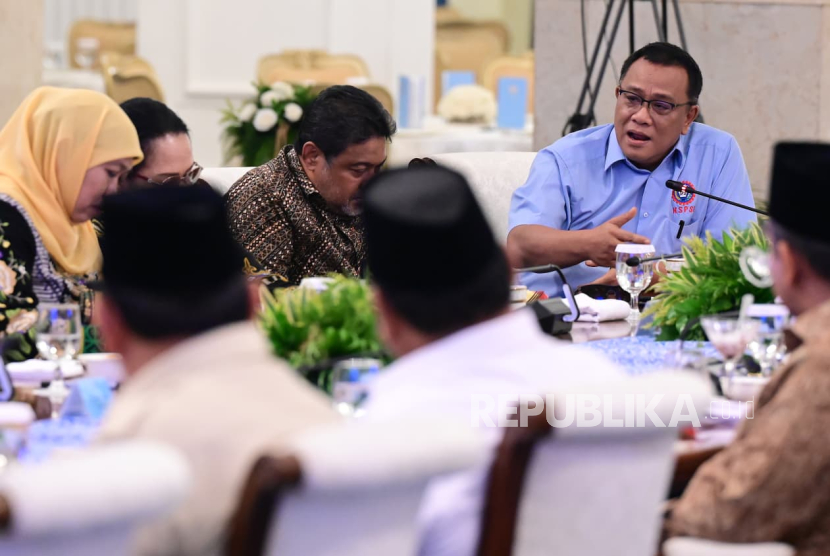 Presiden Prabowo Subianto bersama perwakilan gerakan buruh di Istana Negara, Jakarta Pusat pada Senin (1/9/2025) malam WIB.
