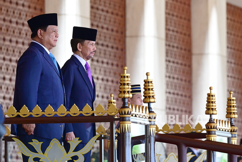 Presiden Prabowo Subianto bertemu Sultan Brunei Darussalam Hassanal Bolkiah di Istana Nurul Iman, Bandar Seri Begawan, Rabu (14/5/2025). 