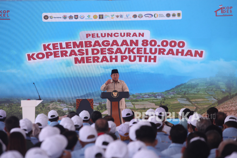 Presiden Prabowo Subianto meluncurkan KDKMP di Klaten, Bank Mandiri memberi dukungan dalam bentuk digitalisasi layanan keuangan koperasi. 