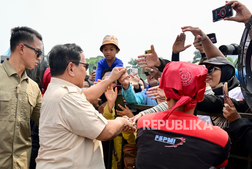 Presiden Prabowo Subianto menghadiri langsung acara peringatan Hari Buruh Internasional (May Day Fiesta) di kawasan Monumen Nasional (Monas), Jakarta Pusat pada Kamis (1/5/2025). 