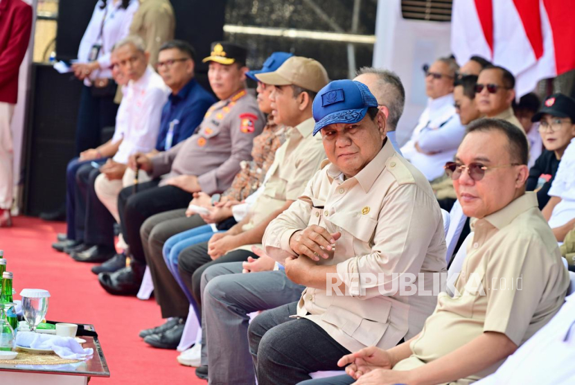 Presiden Prabowo Subianto menghadiri peringatan Hari Buruh Internasional (May Day Fiesta) yang digelar di kawasan Monas, Jakarta Pusat, Kamis (1/5/2025). 