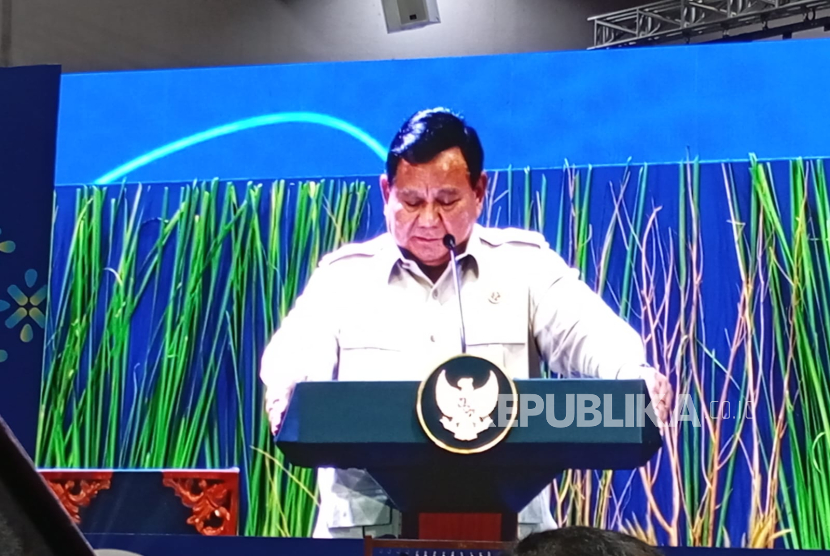 Presiden Prabowo Subianto menjadi keynote speech dalam acara Konvensi Sains, Teknologi, dan Industri Tahun 2025 di Gedung Sabuga ITB, Kota Bandung, Jawa Barat, Kamis (8/8/2025).