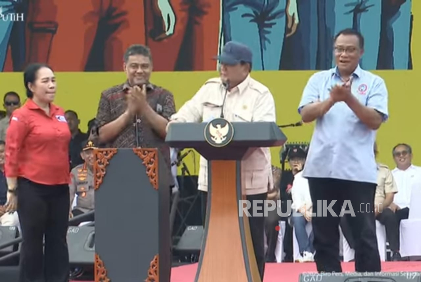 Presiden Prabowo Subianto saat berpidato di May Day Fiesta di Lapangan Monas, Jakarta Pusat, Kamis (1/5/2025).