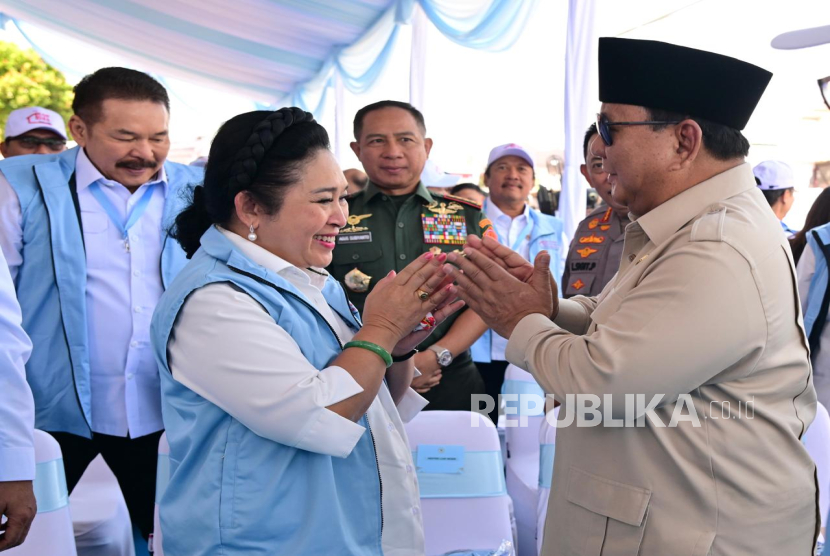 Presiden Prabowo Subianto saat meresmikan peluncuran kelembagaan 80.081 Koperasi Desa/Kelurahan Merah Putih (KDMP/KKMP) di Desa Bentangan, Kabupaten Klaten, Jawa Tengah, Senin (21/7/2025).