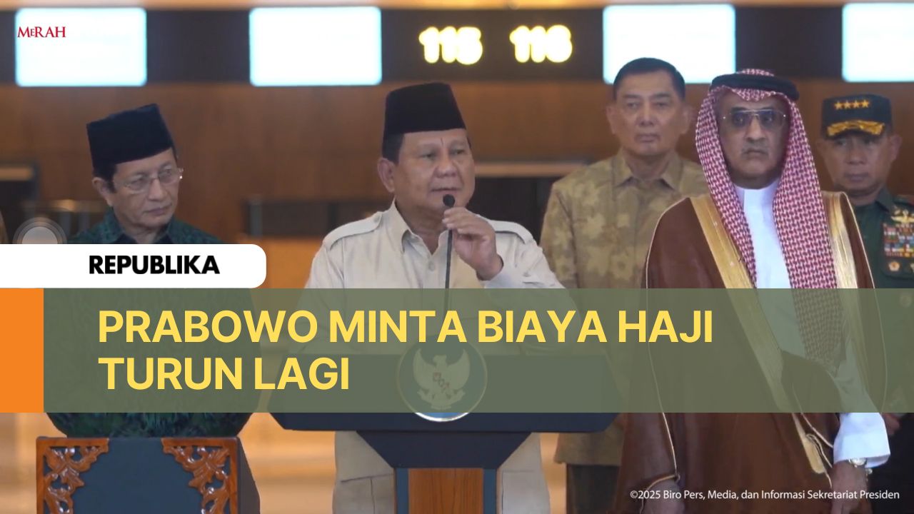 Presiden Prabowo Subianto saat meresmikan Terminal Khusus Haji dan Umrah 2F Bandara Internasional Soekarno-Hatta, Tangerang, Banten pada Minggu (4/5).