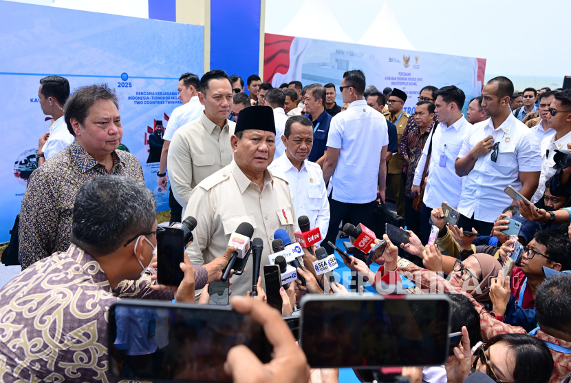 Presiden Prabowo Subianto usai meresmikan Kawasan Ekonomi Khusus (KEK) Industropolis di Batang, Provinsi Jawa Tengah pada Kamis (20/3/2025).