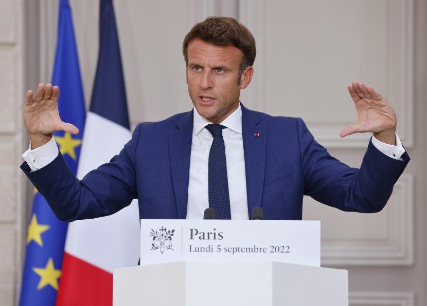 Presiden Prancis Emmanuel Macron menyerukan pengurangan penggunaan energi sebesar 10 persen dalam beberapa pekan atau beberapa bulan mendatang. 