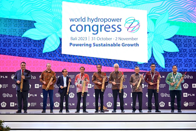 Presiden Republik Indonesia Joko Widodo saat menyampaikan sambutannya dalam opening ceremony World Hydropower Congress 2023 yang digelar di Bali Nusa Dua Convention Center (BNDCC) pada Selasa, (31/10/2023)
