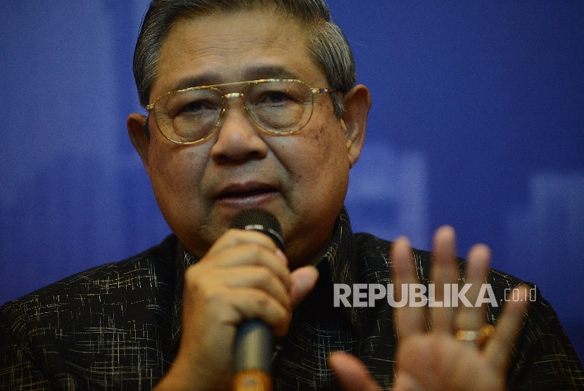 Former President Susilo Bambang Yudhoyono who is also the father of candidate number 1 in the Jakarta gubernatorial elections held a press conference at Wisma Proklamasi, Jakarta, on Wednesday. He asked President Joko Widodo explain about the alleged interception of a phone call between him and KH Ma'ruf Amin.