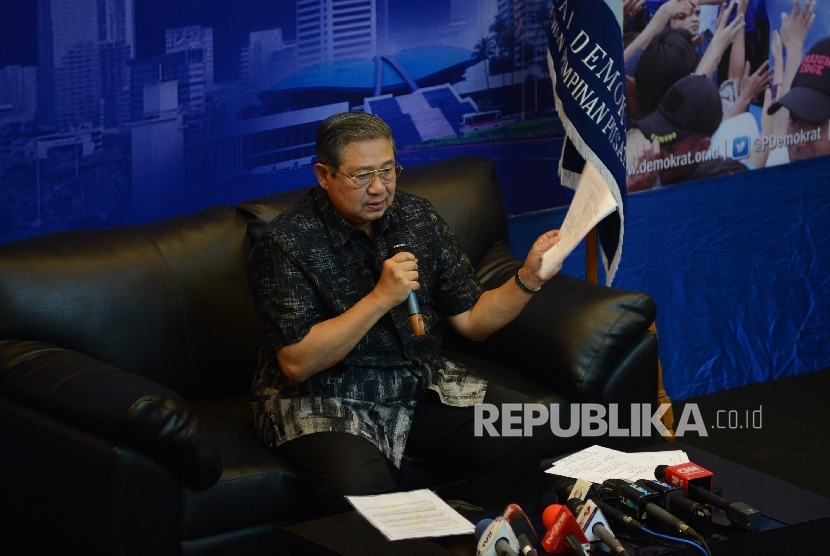 Former President Susilo Bambang Yudhoyono who is also the father of candidate number 1 in the Jakarta gubernatorial elections held a press conference at Wisma Proklamasi, Jakarta, on Wednesday. He asked President Joko Widodo explain about the alleged interception of a phone call between him and KH Ma'ruf Amin.