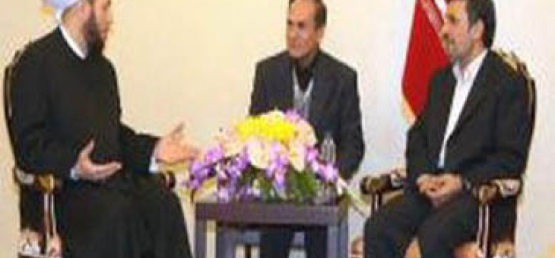 Presiden Republik Islam Iran, Mahmoud Ahmadinejad menerima kunjungan Mufti Suriah, Dr Ahmad Badruddin Hassoun
