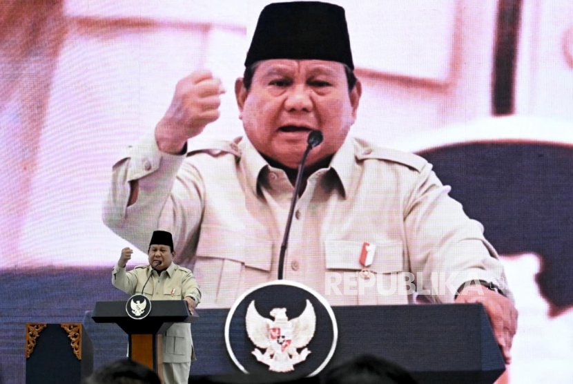 Presiden RI Jenderal (Purn) Prabowo Subianto berpidato dalam Apkasi Otonomi Expo 2025 di ICE BSD, Kabupaten Tangerang, Banten, Kamis (28/8/2025).
