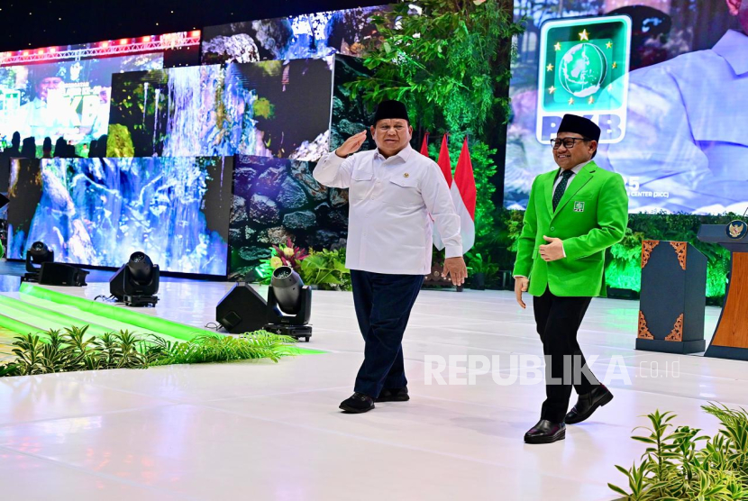 Presiden RI Jenderal (Purn) Prabowo Subianto bersama Ketua Umum DPP PKB Abdul Muhaimin Iskandar alias Cak Imin dalam Harlah ke-27 PKB di Jakarta International Convention Center, Jakarta Pusat, Rabu (23/7/2026) malam WIB.