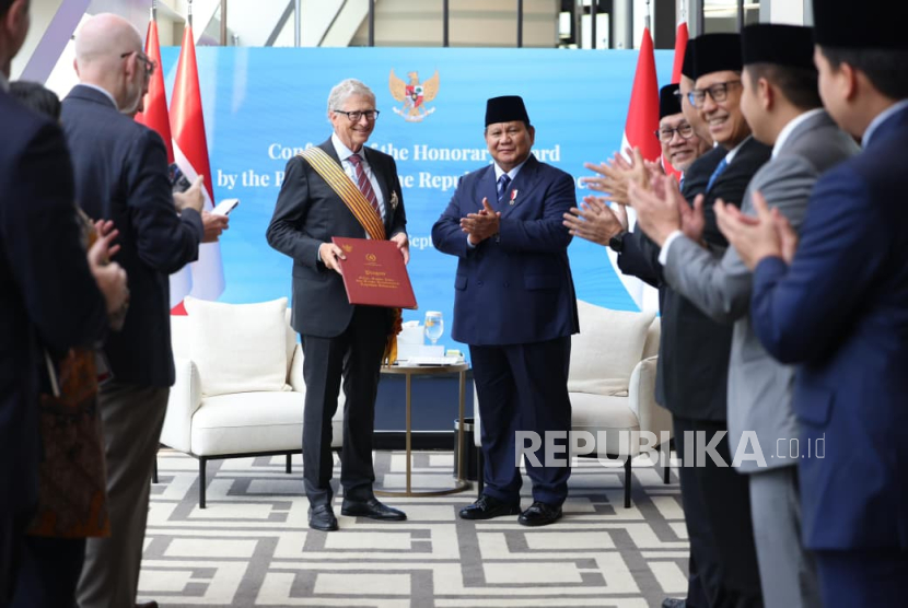 Presiden RI Jenderal (Purn) Prabowo Subianto mengadakan pertemuan dengan tokoh filantropi dunia Bill Gates.