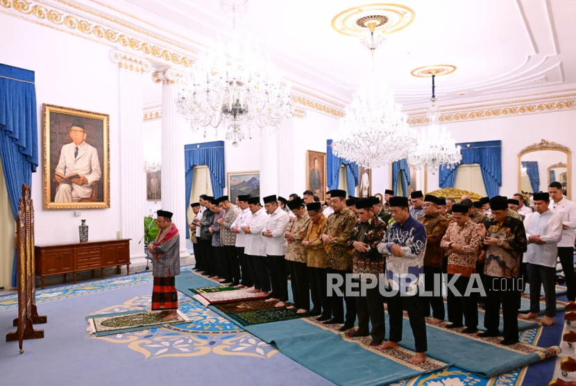 Presiden RI Jenderal (Purn) Prabowo Subianto menggelar pertemuan sekaligus silaturahim bersama para tokoh lintas agama di Istana Negara, Jakarta Pusat pada Senin (1/9/2025).