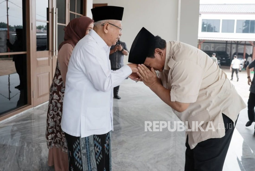 Presiden RI Jenderal (Purn) Prabowo Subianto mengunjungi kediaman Wakil Presiden (Wapres) periode 2019-2024 KH Ma