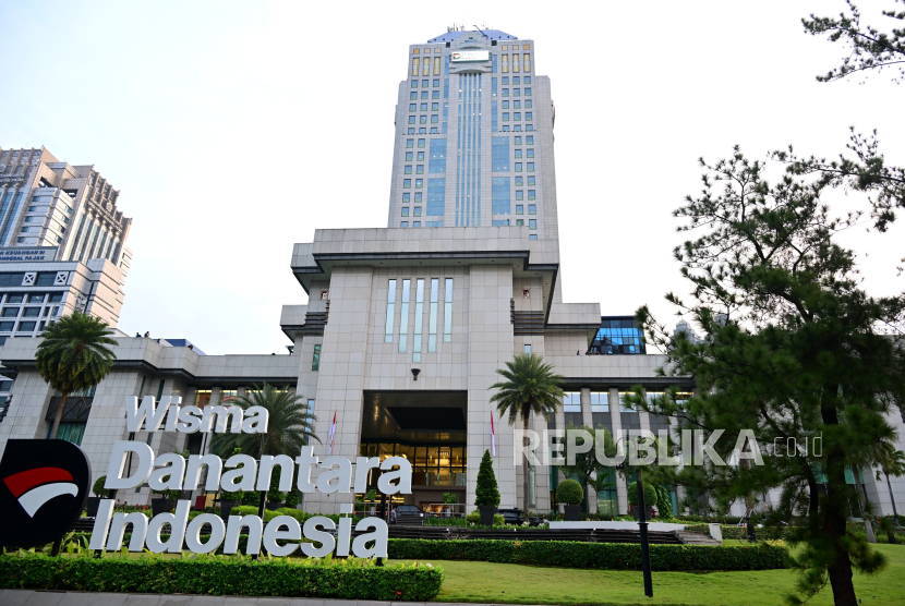 Presiden RI Jenderal (Purn) Prabowo Subianto meresmikan Wisma Danantara Indonesia di Jalan Jenderal Gatot Subroto, Jakarta Selatan pada Senin (30/6/2025). 