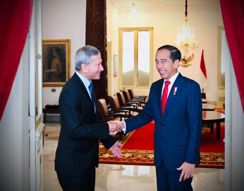 Presiden RI Joko Widodo (Jokowi) bertemu Menlu Singapura Vivian Balakrishnan.